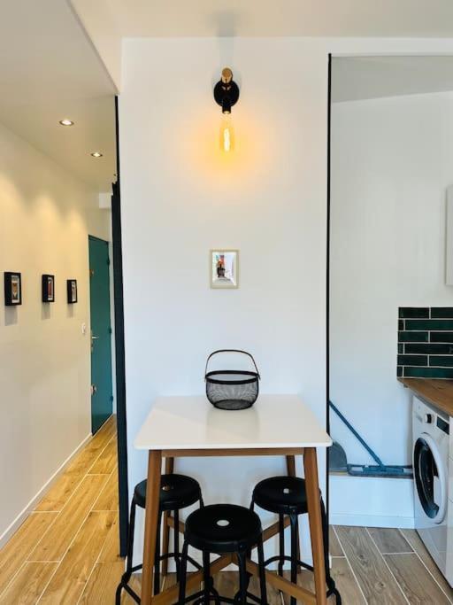 Superbe Appartement Au Coeur Du Mourillon Refais A Neuf Proche Des Plage Toulon Exterior foto